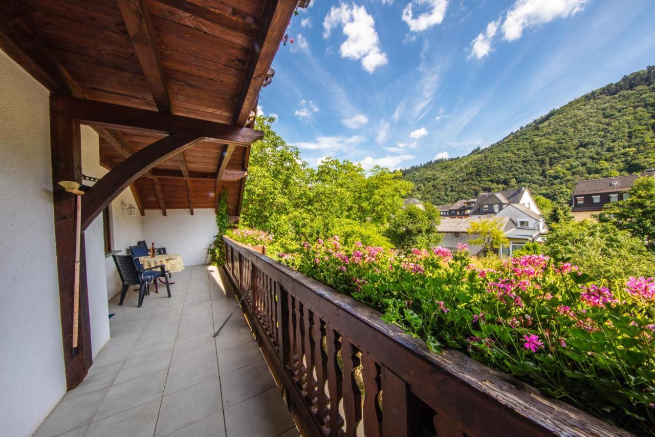 Ferienhaus "Anne" Und Weingut Willi Fett Hotel Ellenz-Poltersdorf Bagian luar foto