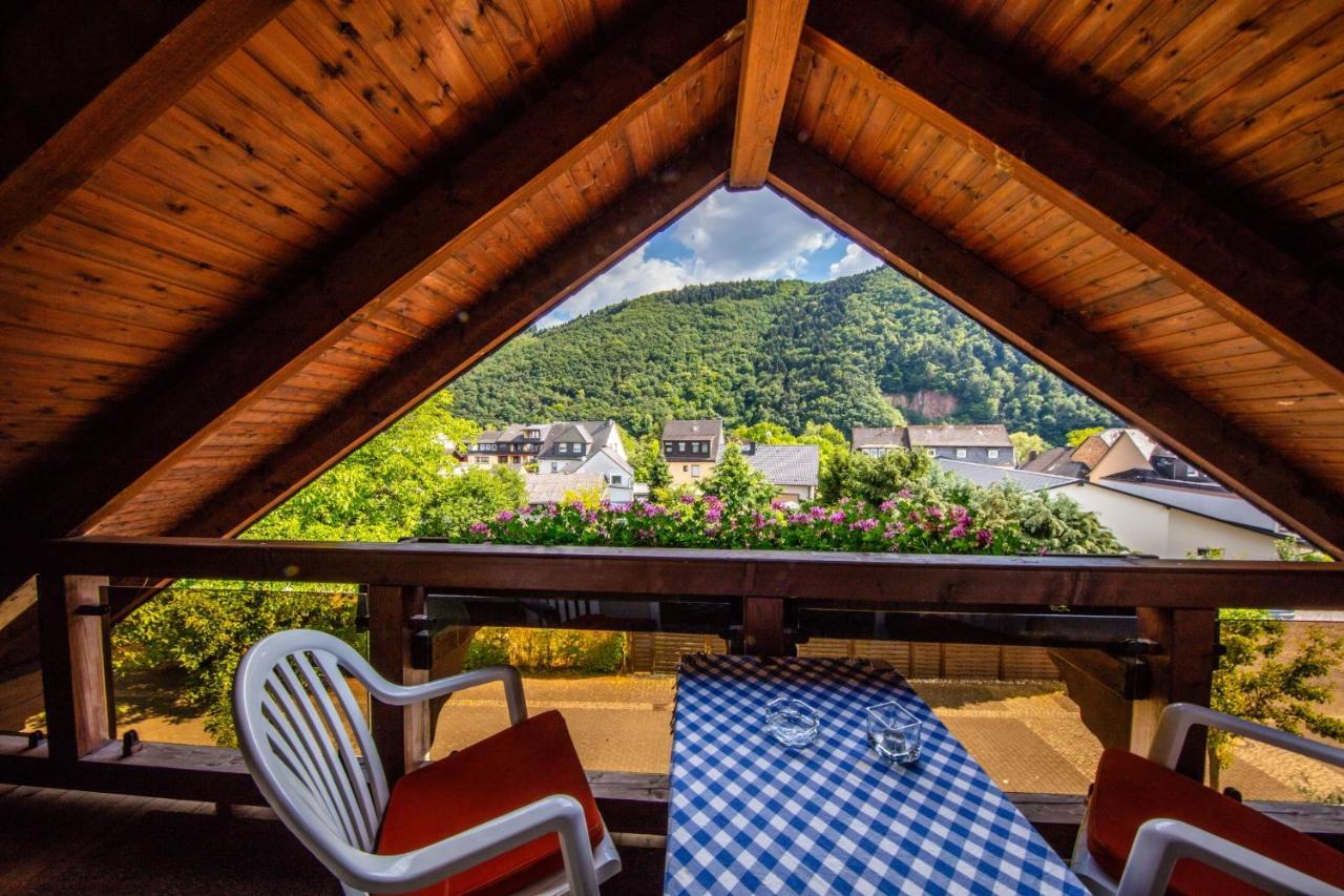 Ferienhaus "Anne" Und Weingut Willi Fett Hotel Ellenz-Poltersdorf Bagian luar foto